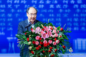 王昆欣宣读获奖公告.jpg 王昆欣宣读获奖公告.jpg